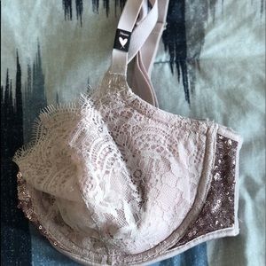 Victoria’s Secret bra